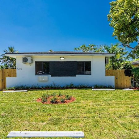 Modern Studio In North Miami Apartment Exterior photo